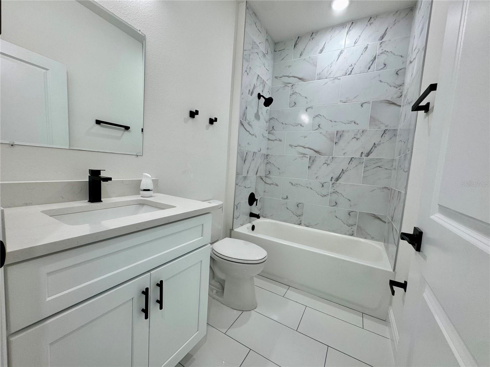 Image 32 of 46 For 12970 Sw 43rd Ave Rd