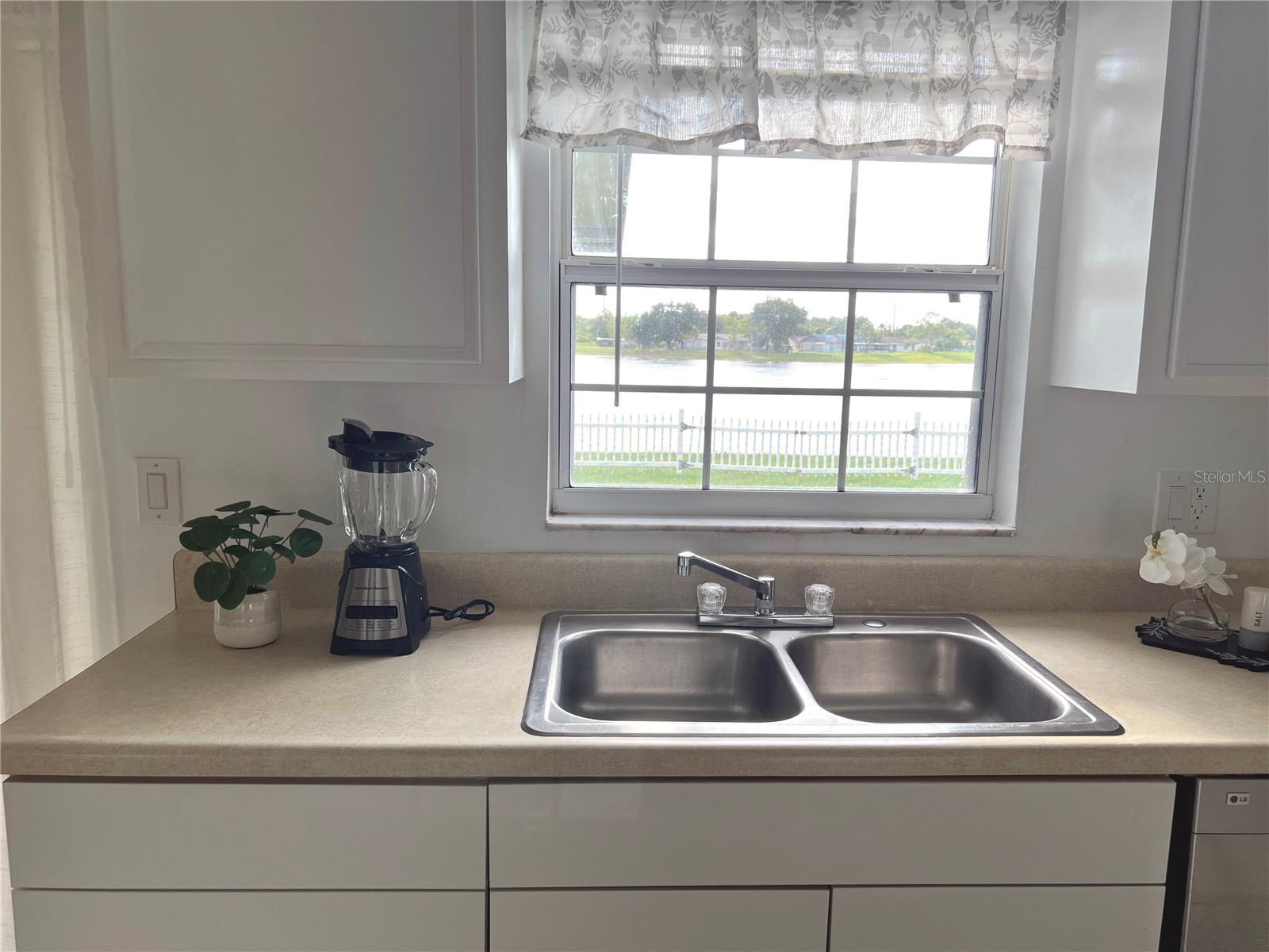 Image 8 of 24 For 957 Florida Parkway