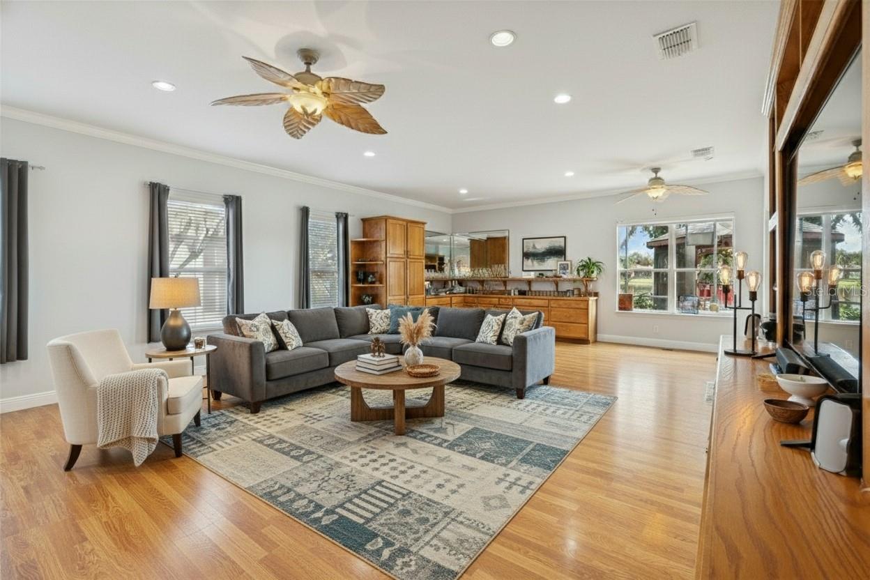 Image 12 of 76 For 801 Glendora Road