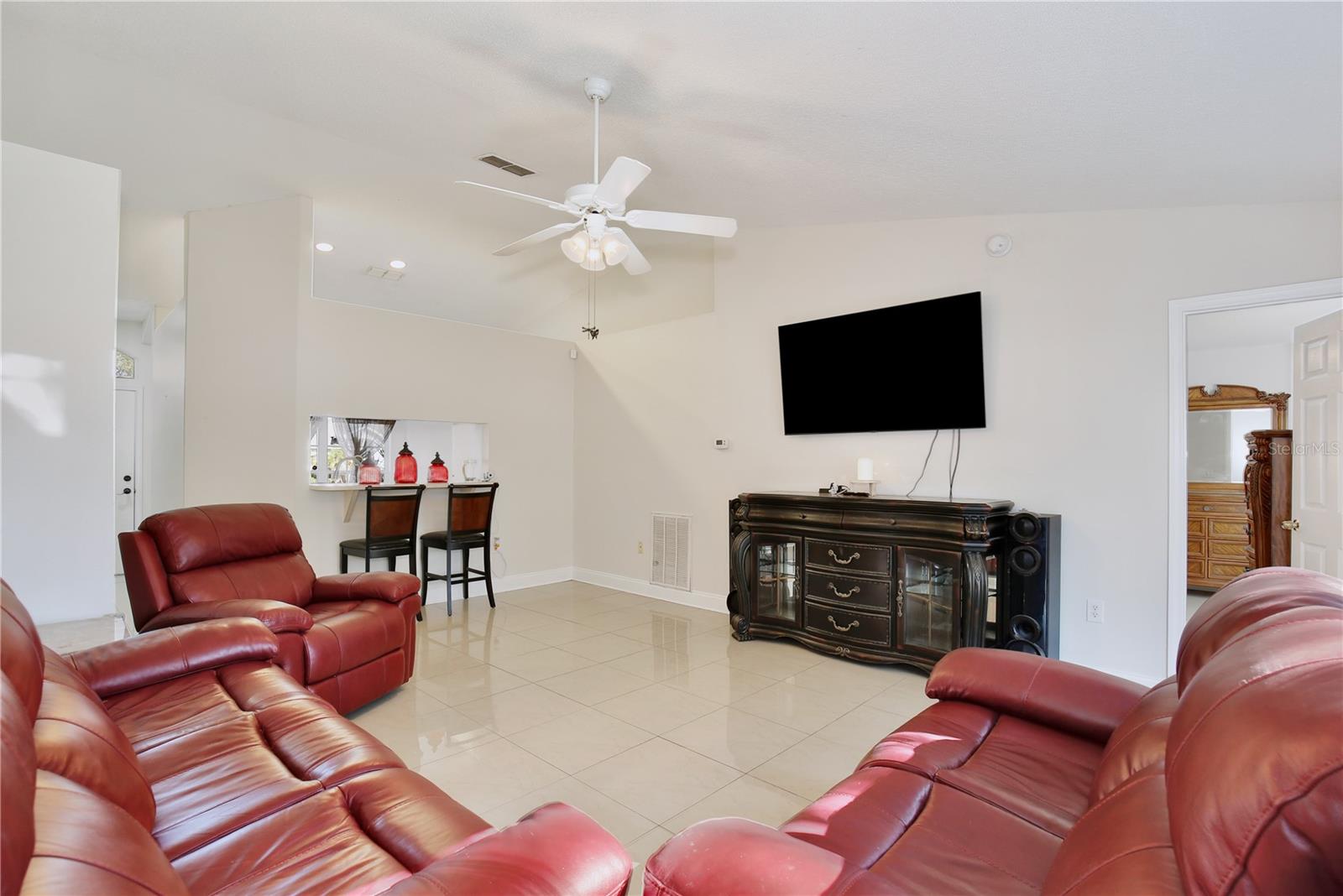 Image 10 of 37 For 128 Osprey Heights Drive