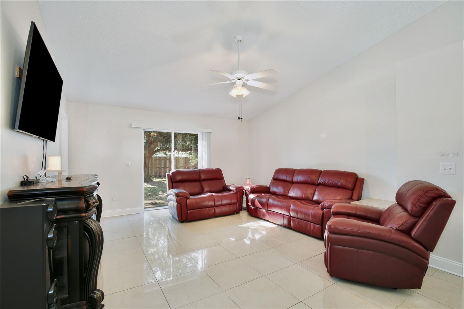 Image 11 of 37 For 128 Osprey Heights Drive