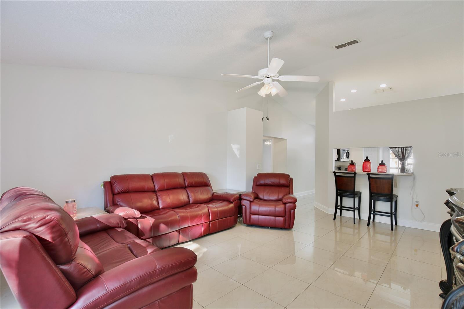 Image 12 of 37 For 128 Osprey Heights Drive