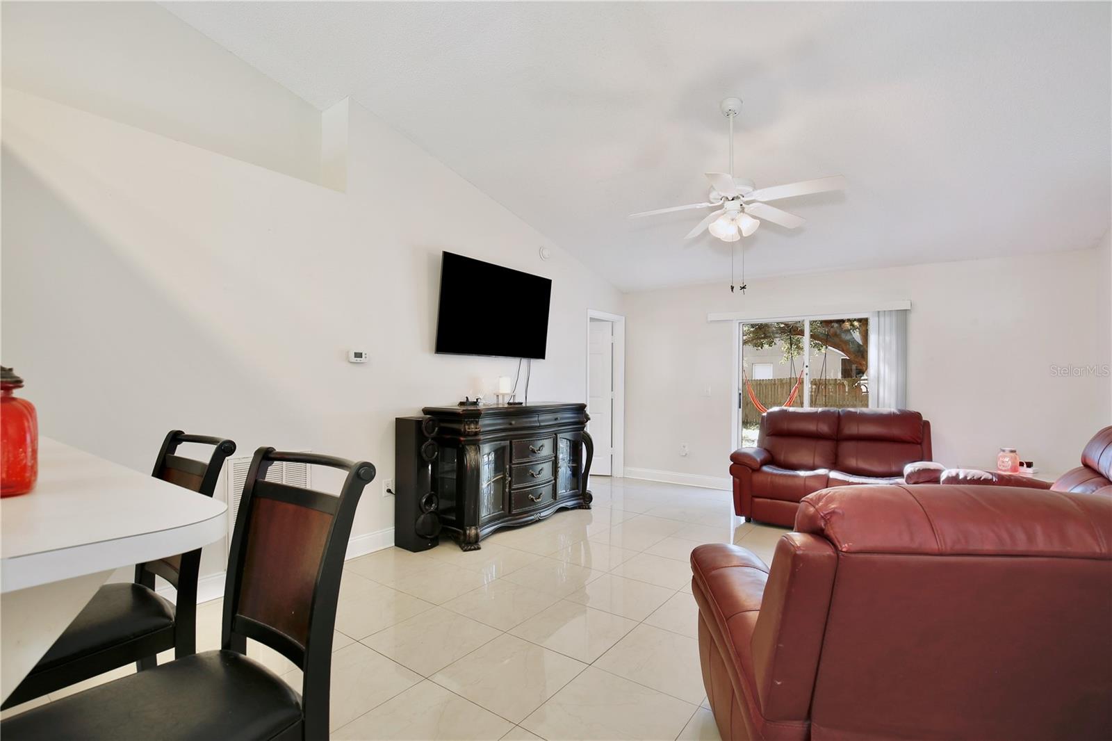 Image 13 of 37 For 128 Osprey Heights Drive