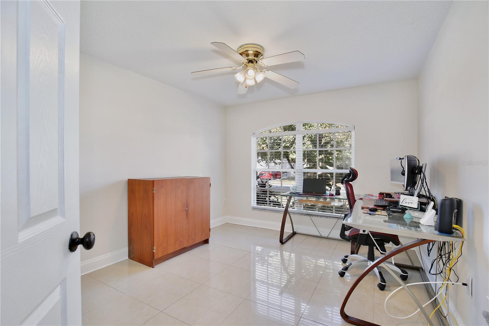 Image 20 of 37 For 128 Osprey Heights Drive