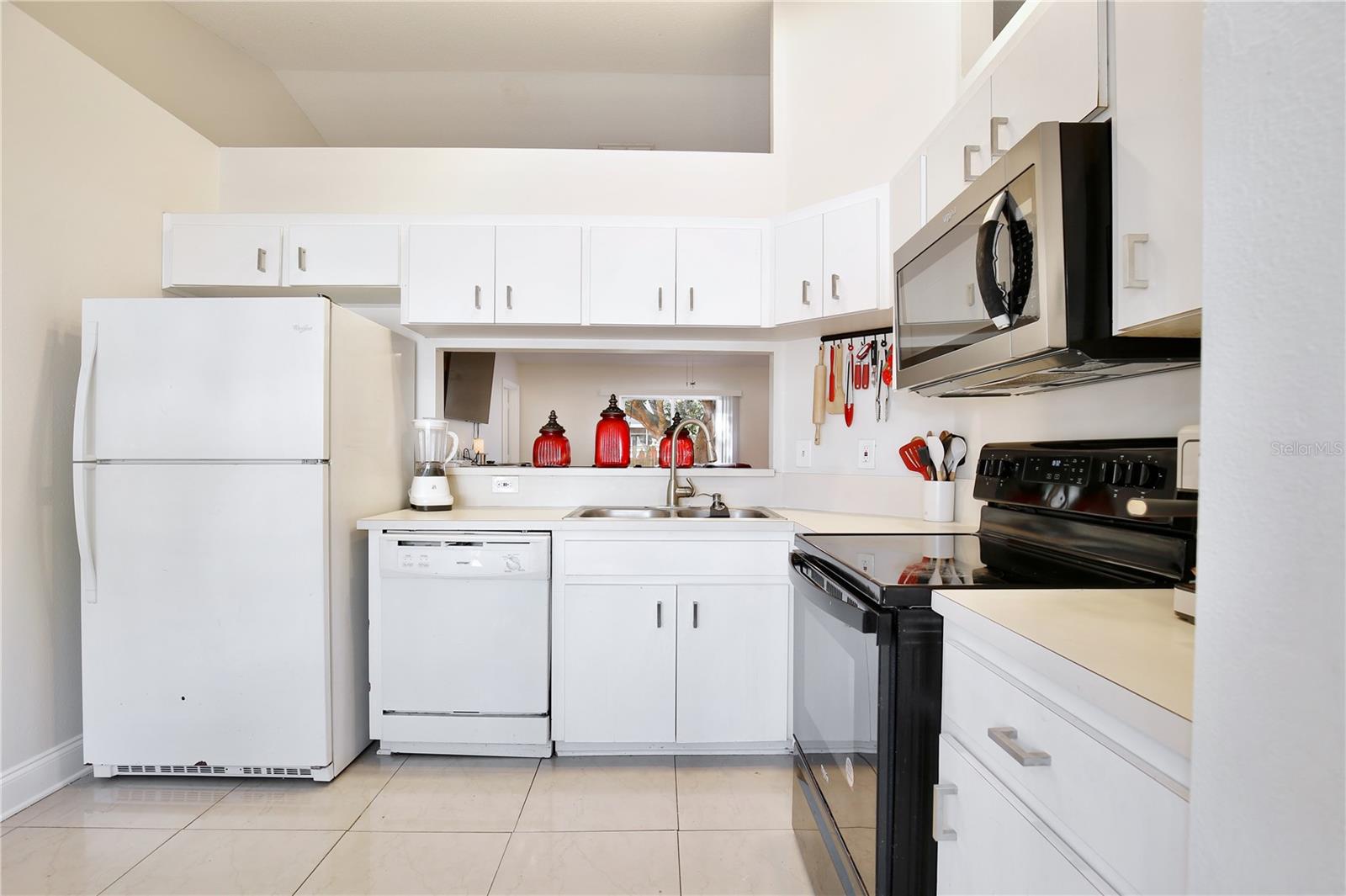 Image 6 of 37 For 128 Osprey Heights Drive