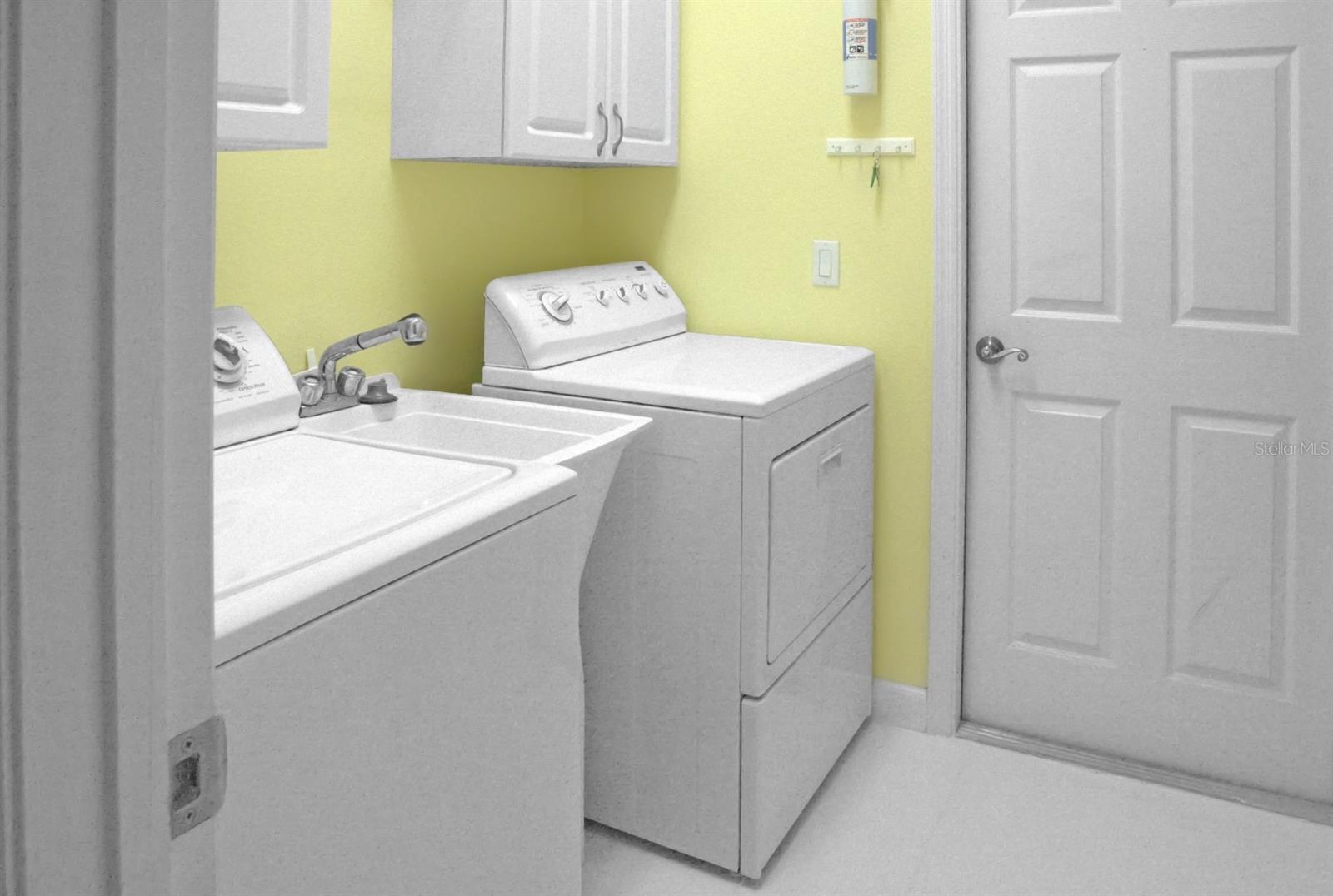 Image 28 of 38 For 1401 Sweet Bay Court