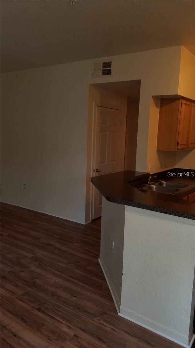 Image 6 of 10 For 5971 Westgate Drive 1213