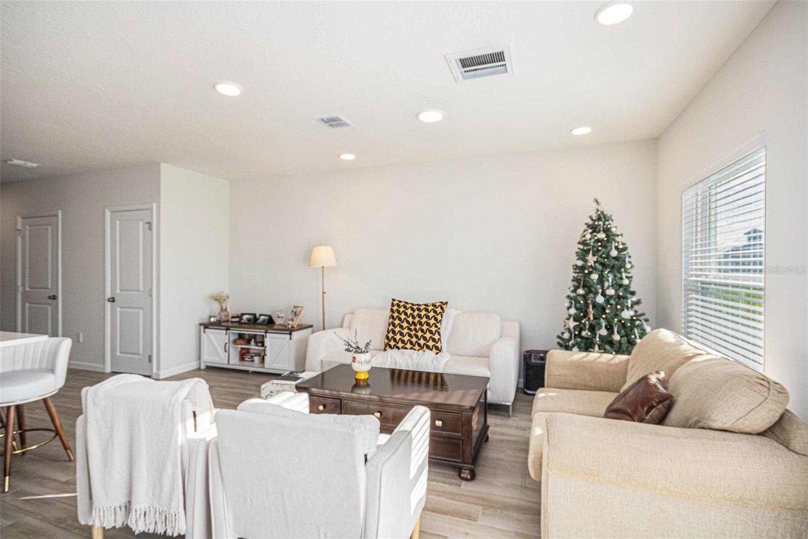 Image 5 of 25 For 4986 Prairie Preserve Run