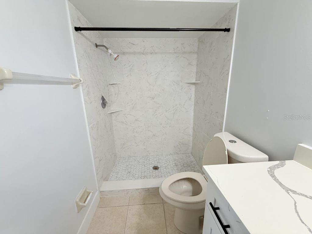 Image 15 of 35 For 109 Lakepointe Circle