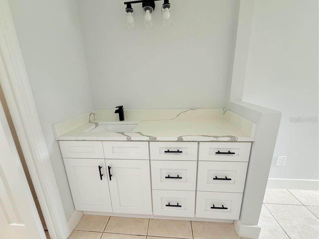 Image 16 of 35 For 109 Lakepointe Circle