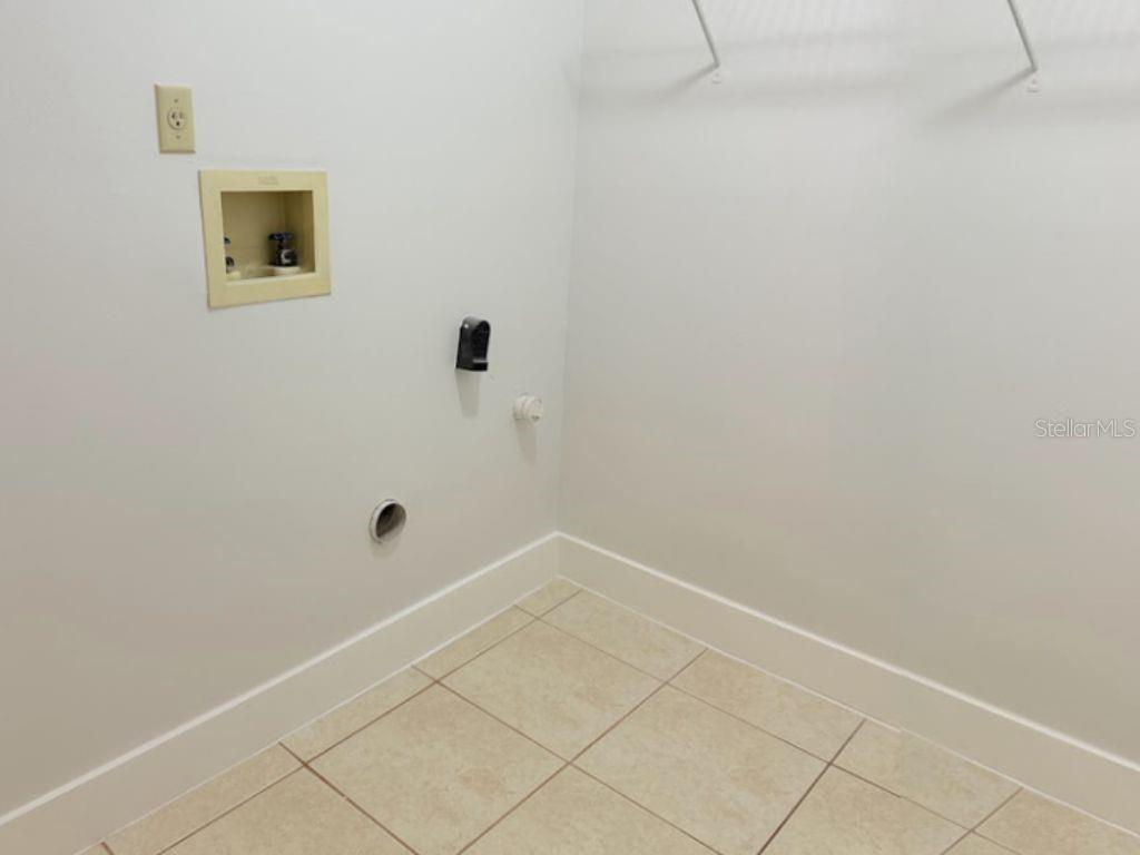 Image 22 of 35 For 109 Lakepointe Circle