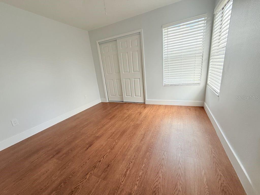 Image 26 of 35 For 109 Lakepointe Circle