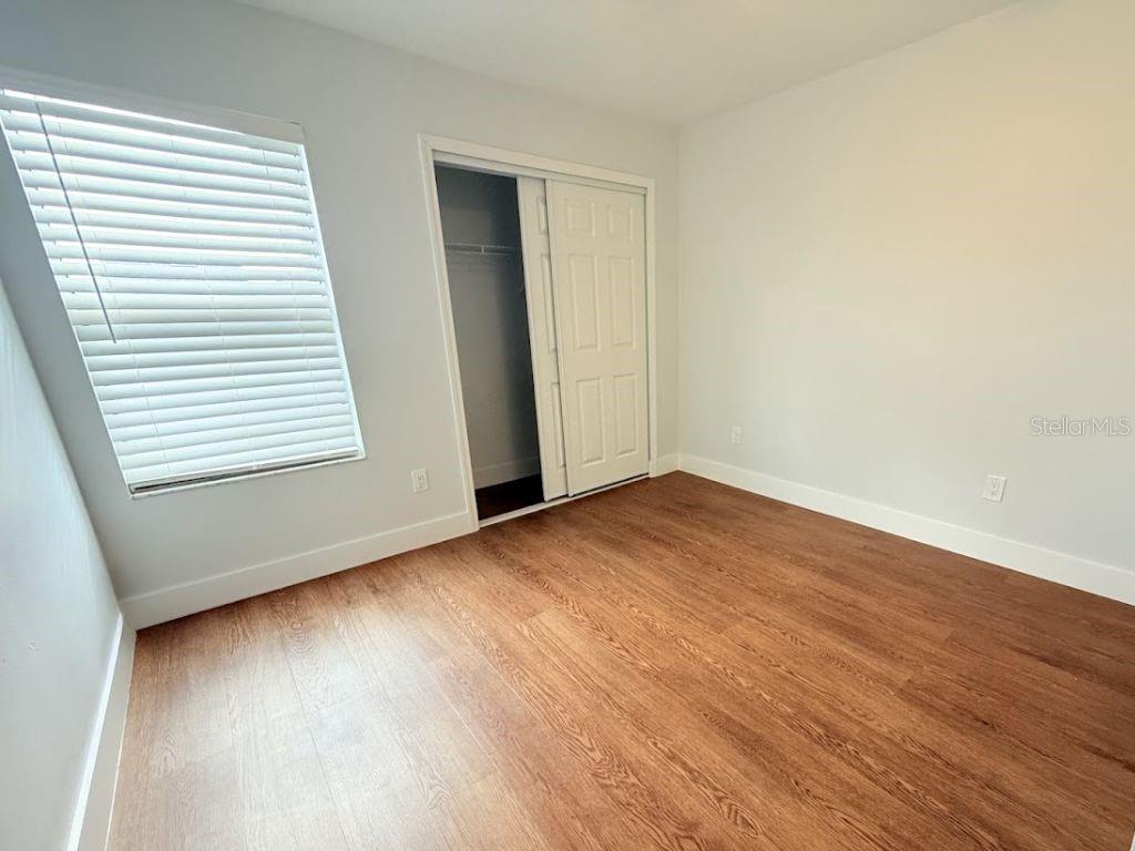 Image 28 of 35 For 109 Lakepointe Circle