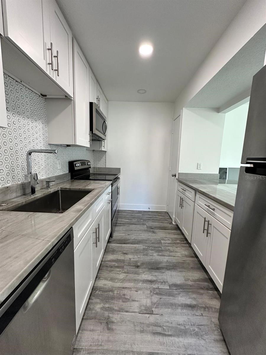 Image 8 of 13 For 516 Pigeon Circle