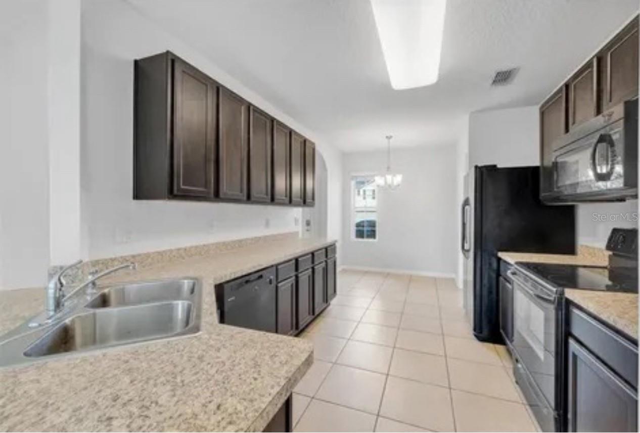 Image 8 of 35 For 724 Lake Cummings Boulevard