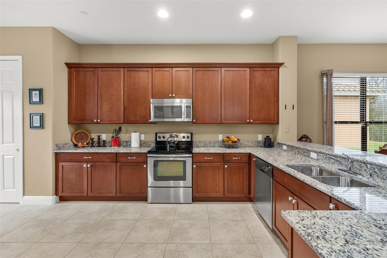 Image 14 of 41 For 661 Carmel Lane