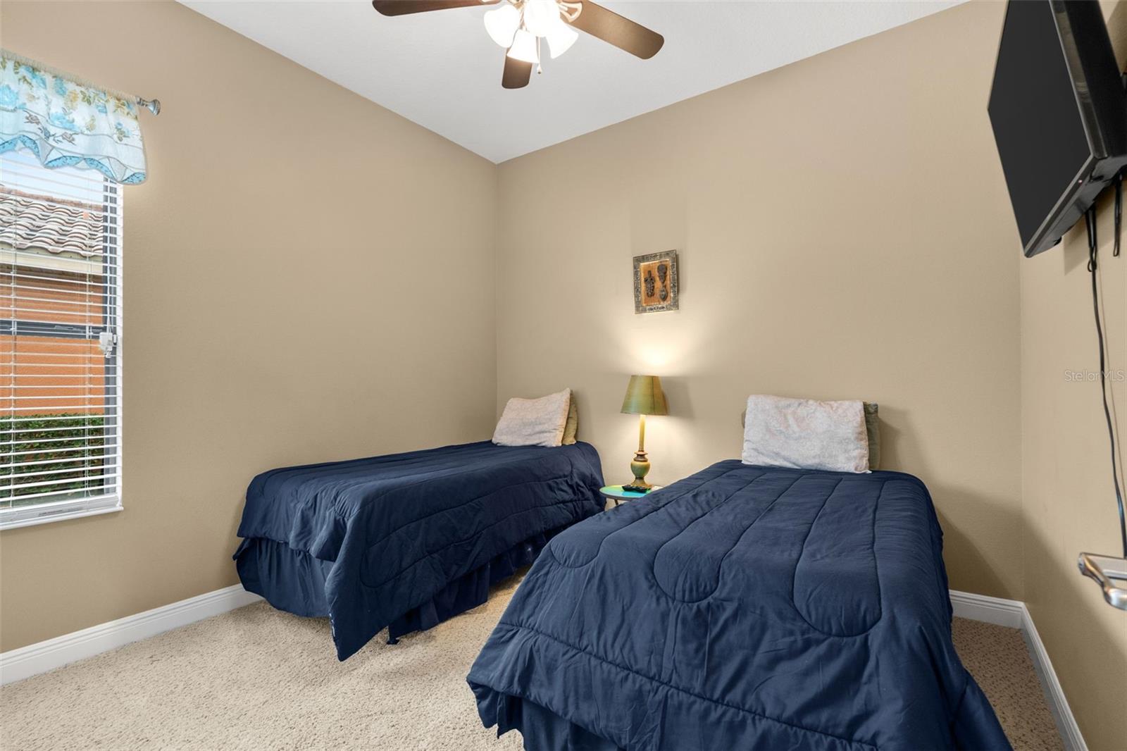 Image 18 of 41 For 661 Carmel Lane
