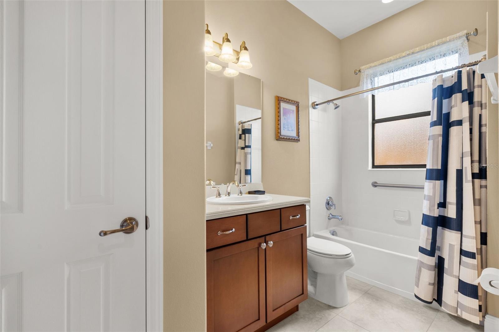 Image 19 of 41 For 661 Carmel Lane