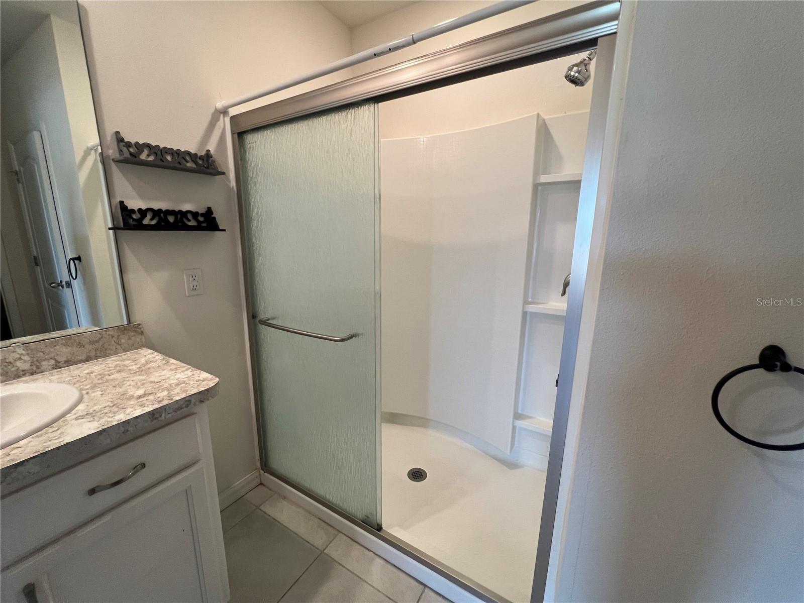 Image 14 of 41 For 1143 Cambridge Drive