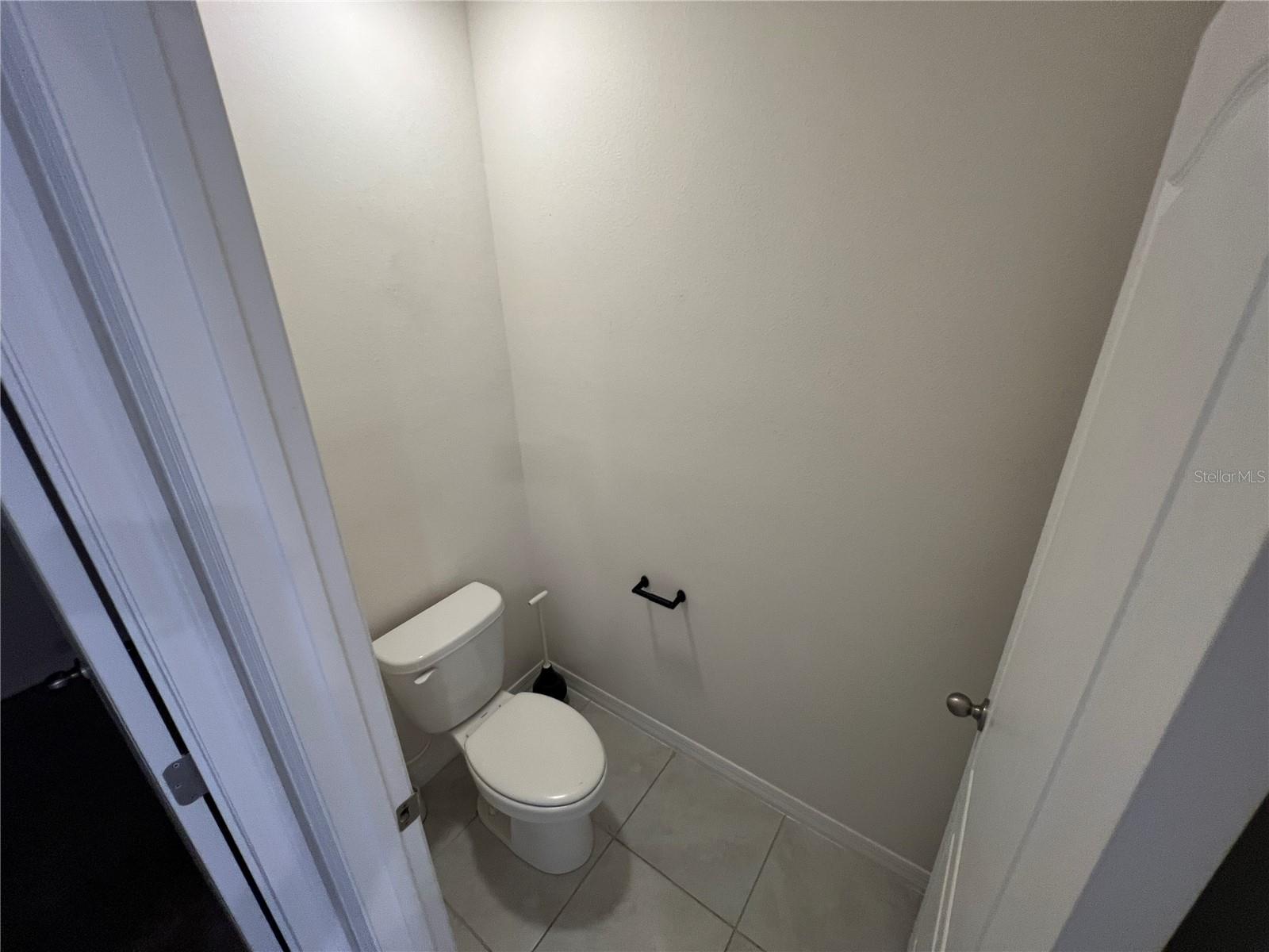 Image 16 of 41 For 1143 Cambridge Drive