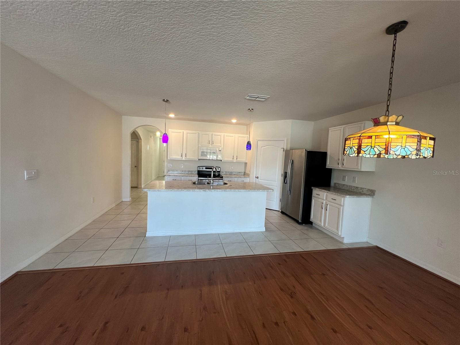 Image 20 of 41 For 1143 Cambridge Drive