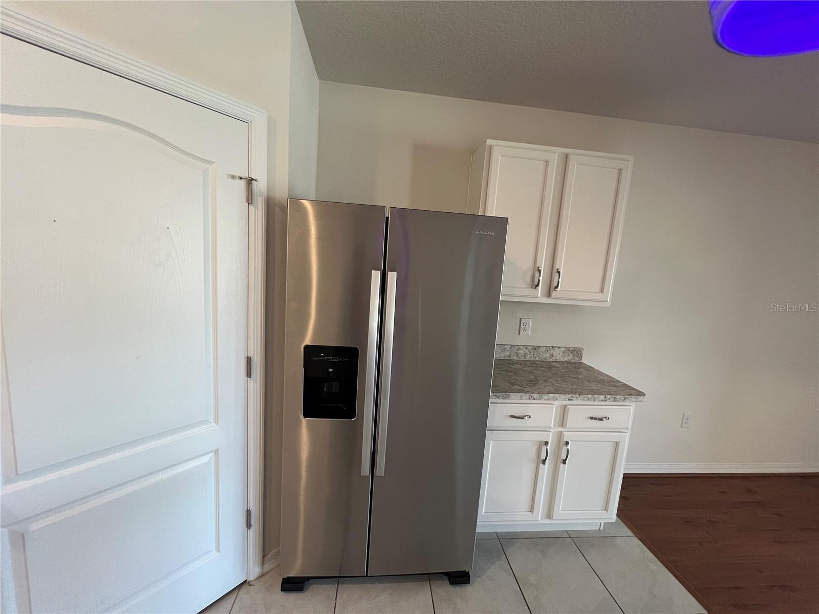 Image 23 of 41 For 1143 Cambridge Drive