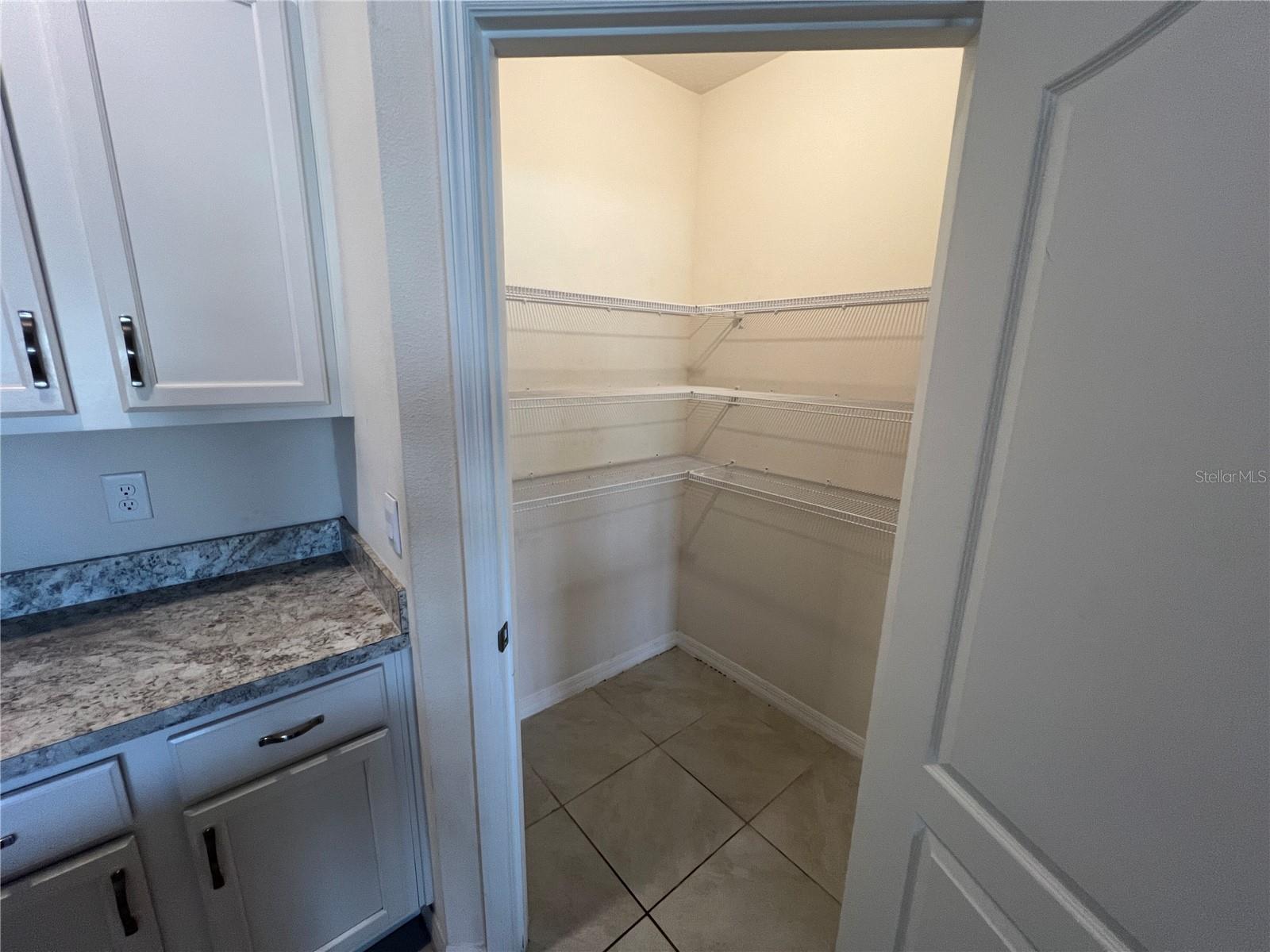 Image 24 of 41 For 1143 Cambridge Drive