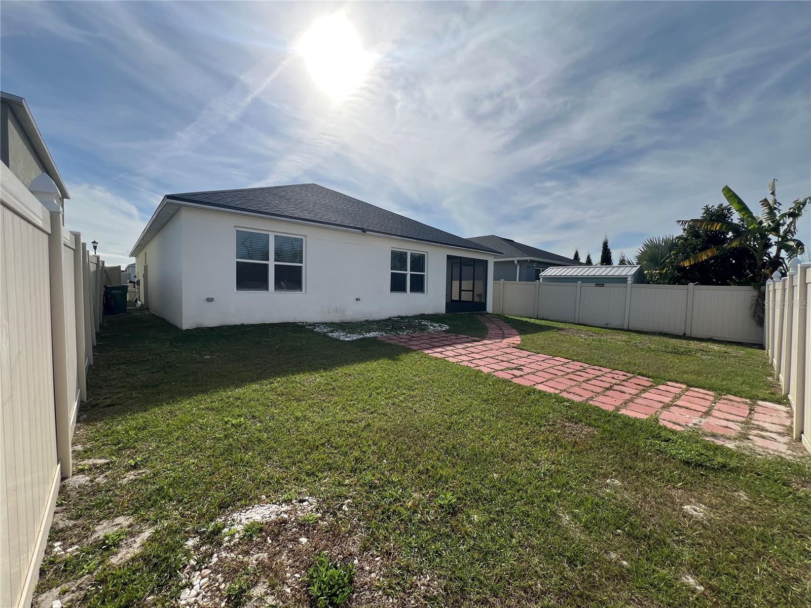 Image 28 of 41 For 1143 Cambridge Drive