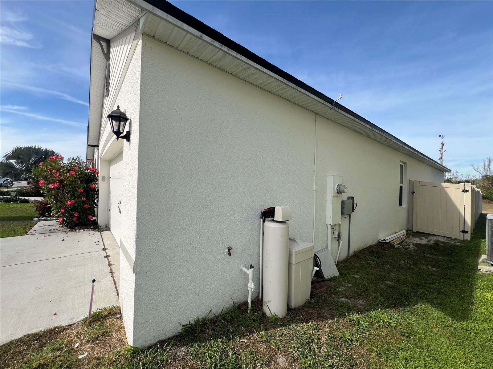 Image 3 of 41 For 1143 Cambridge Drive