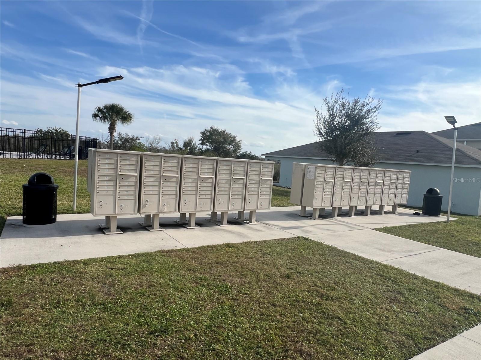 Image 30 of 41 For 1143 Cambridge Drive