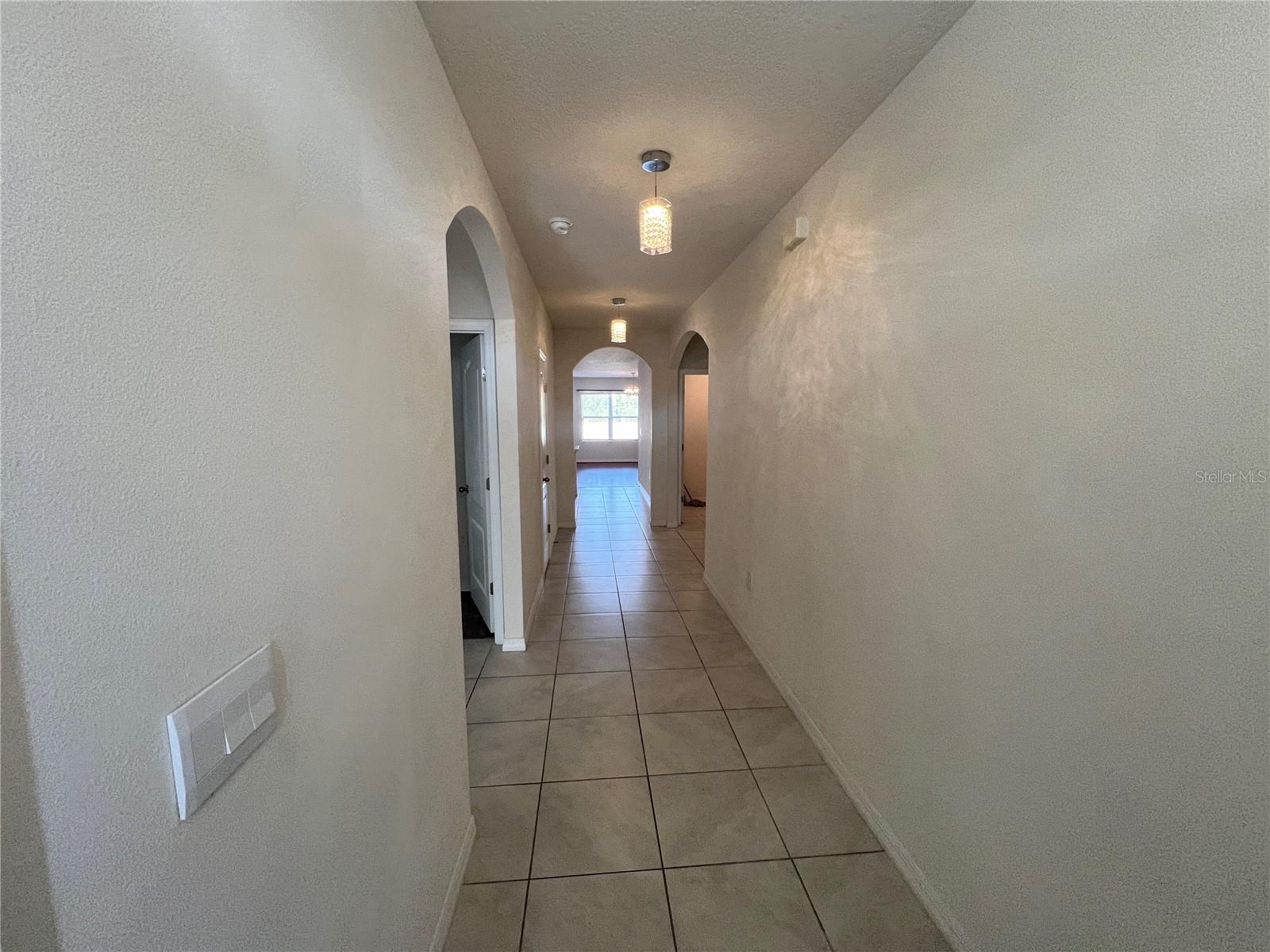 Image 5 of 41 For 1143 Cambridge Drive