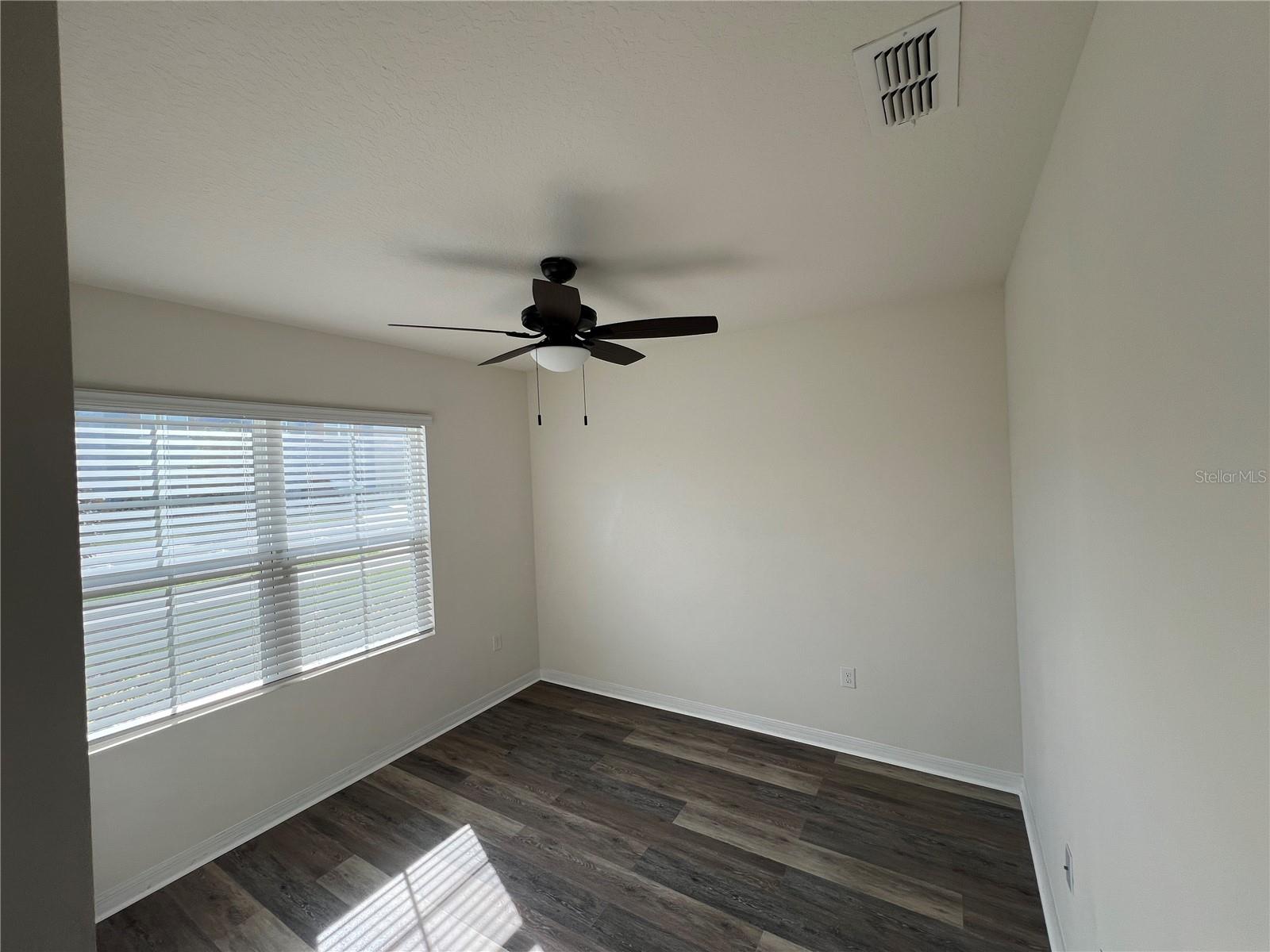 Image 6 of 41 For 1143 Cambridge Drive