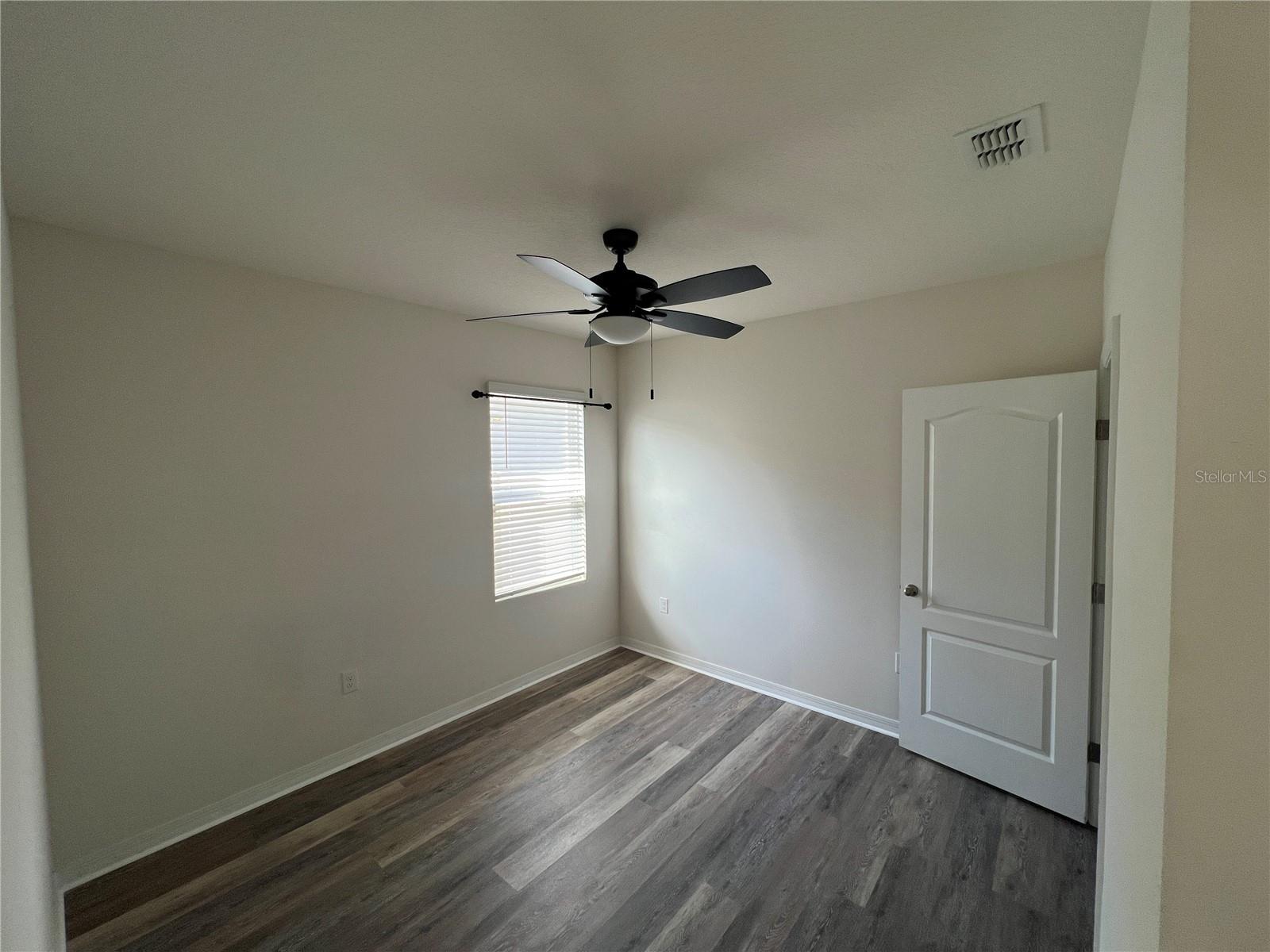 Image 8 of 41 For 1143 Cambridge Drive