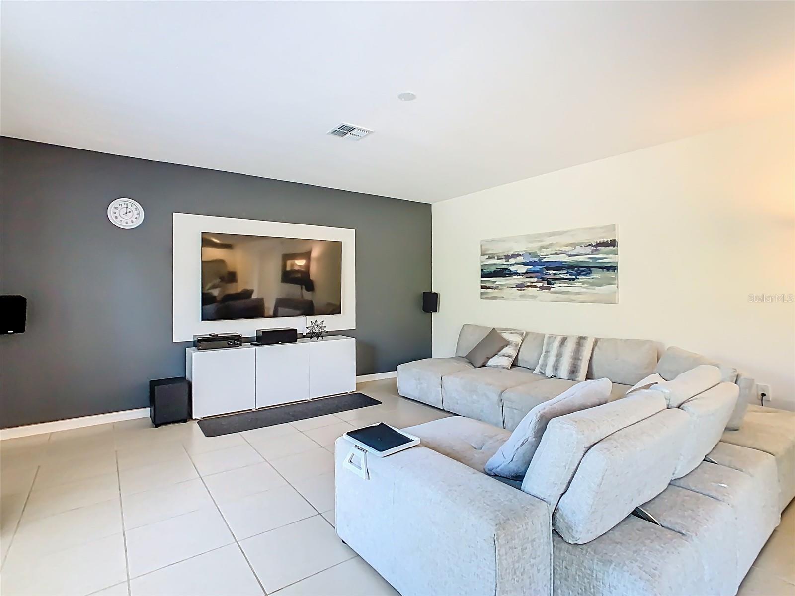 Image 18 of 51 For 4983 London Creek Place