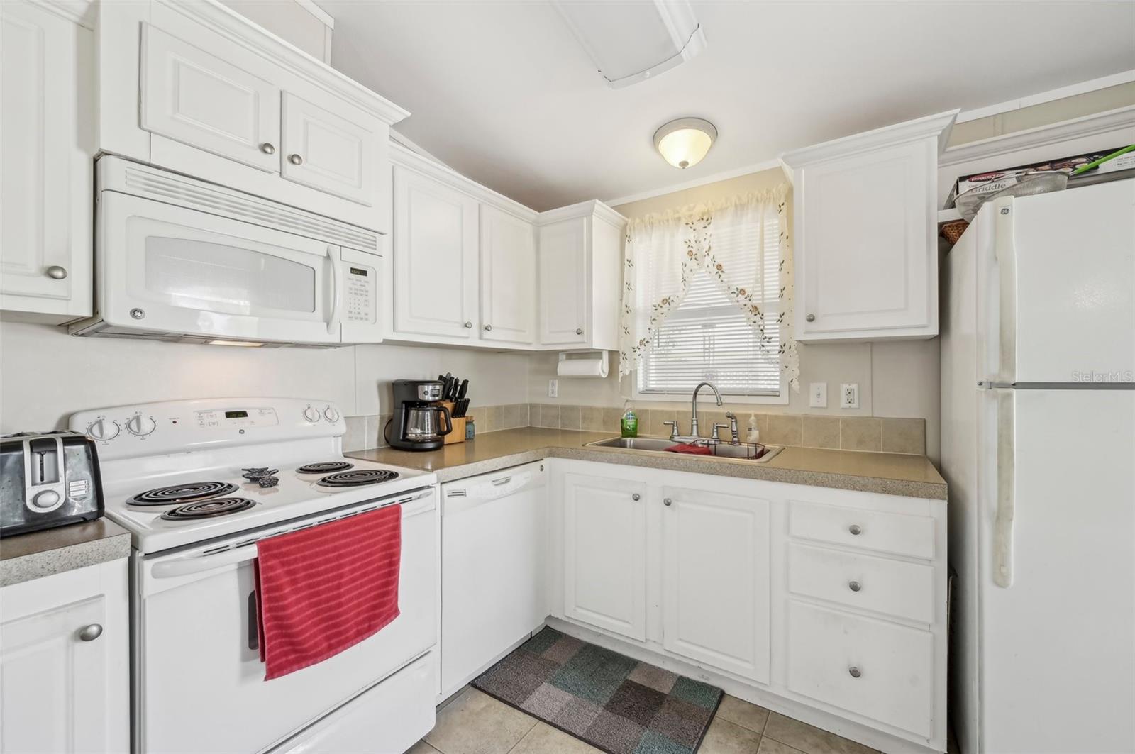 Image 11 of 24 For 6904 Cortez Road W 10