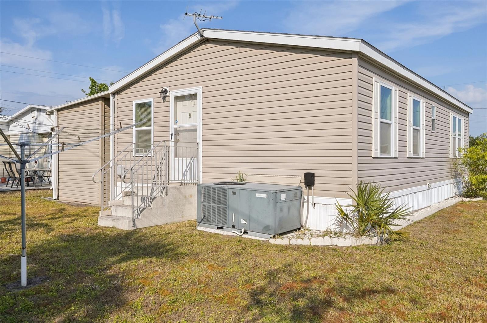 Image 23 of 24 For 6904 Cortez Road W 10