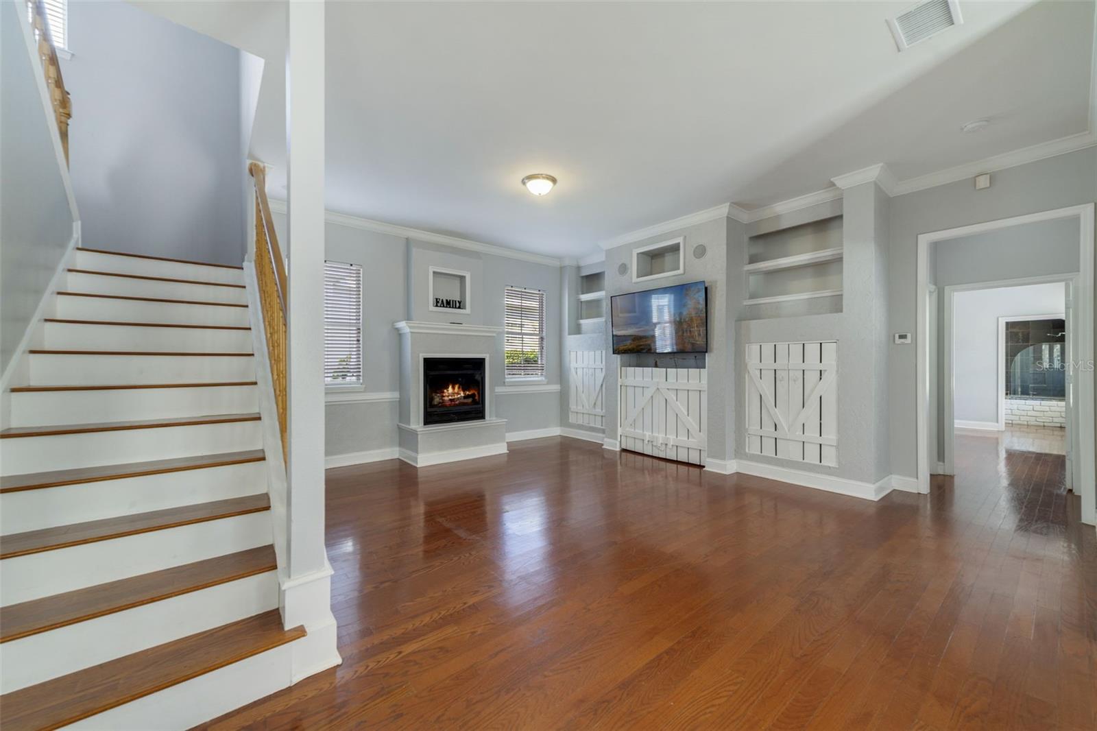 Image 11 of 37 For 205 North Village Street