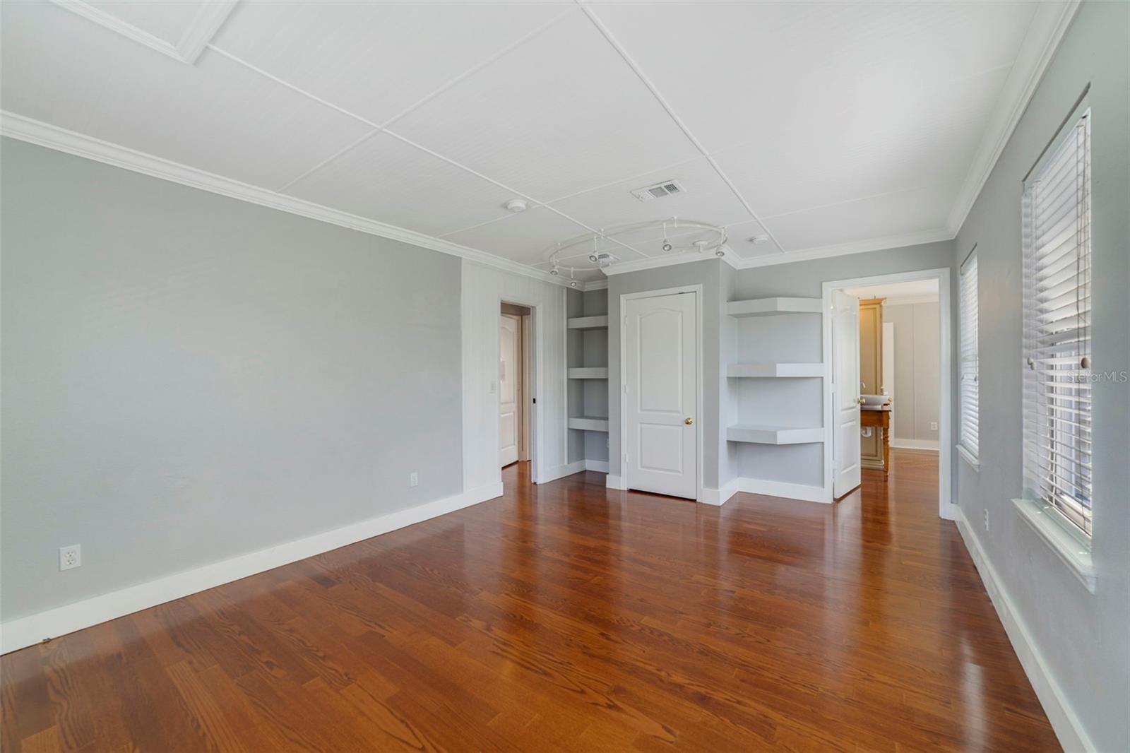 Image 19 of 37 For 205 North Village Street