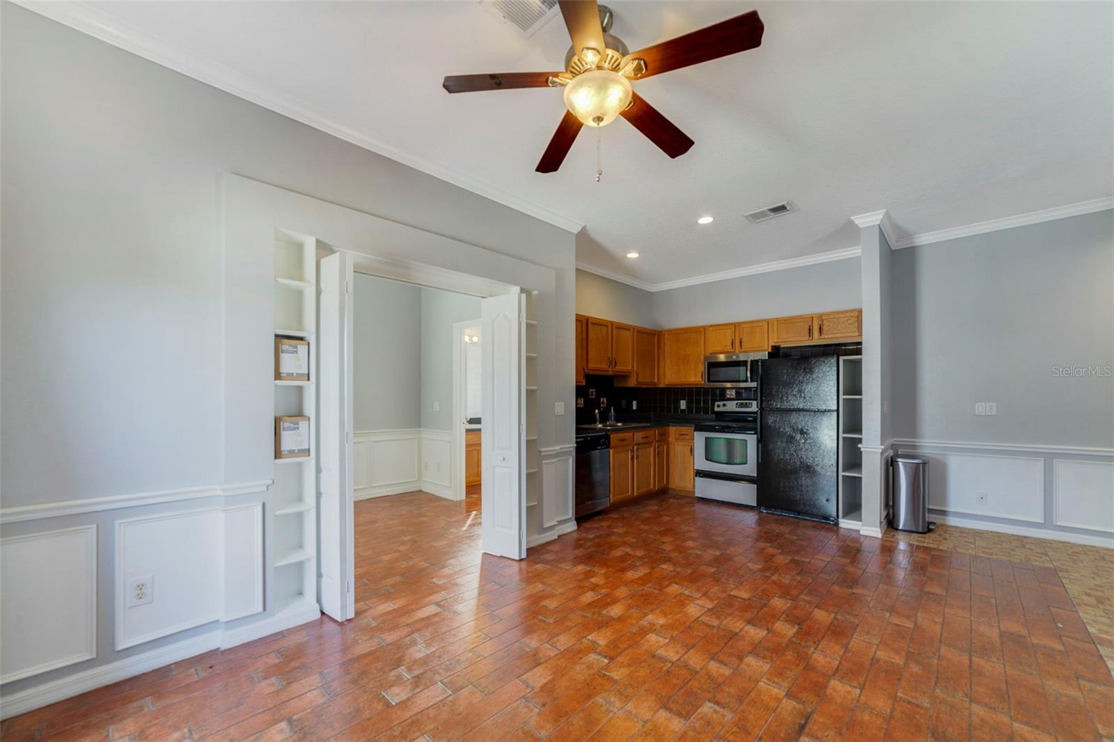 Image 31 of 37 For 205 North Village Street