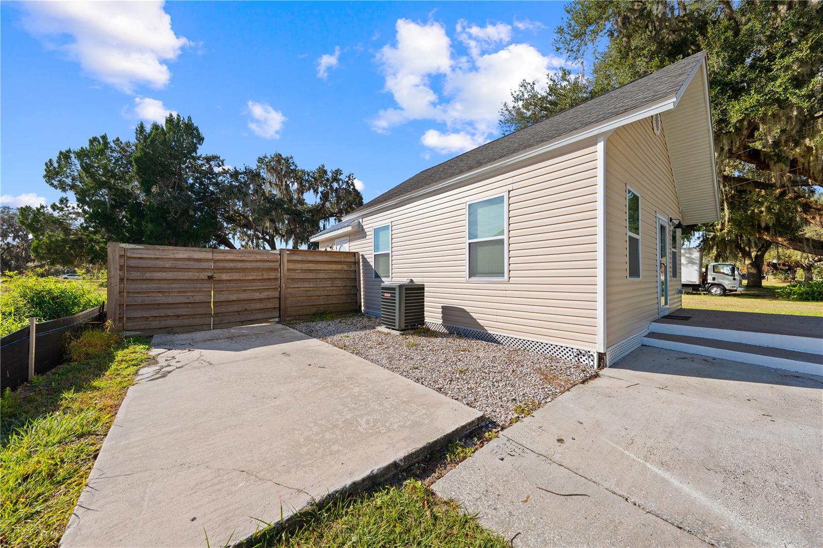 Image 32 of 46 For 315 5th Street