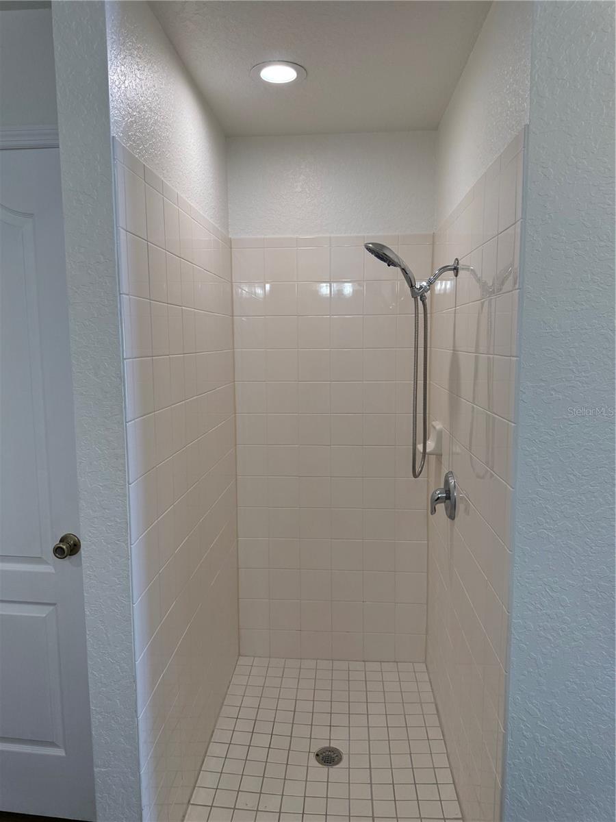 Image 13 of 29 For 326 Churchill Court