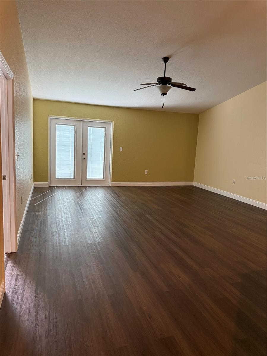 Image 27 of 29 For 326 Churchill Court