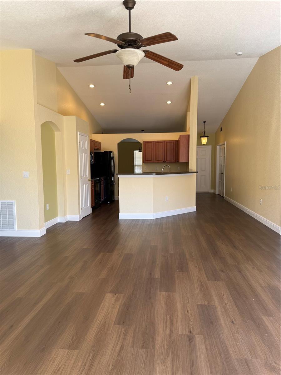 Image 6 of 29 For 326 Churchill Court