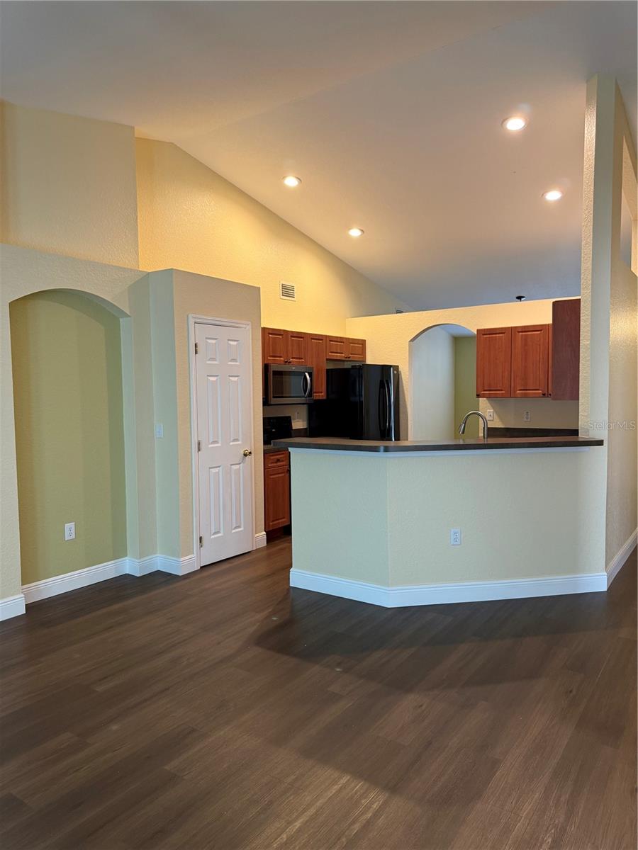 Image 7 of 29 For 326 Churchill Court