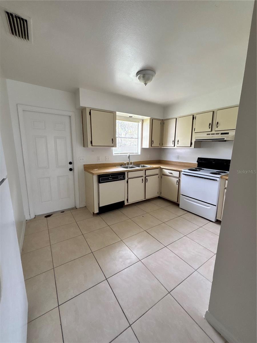 Image 4 of 7 For 207 Louisiana Avenue