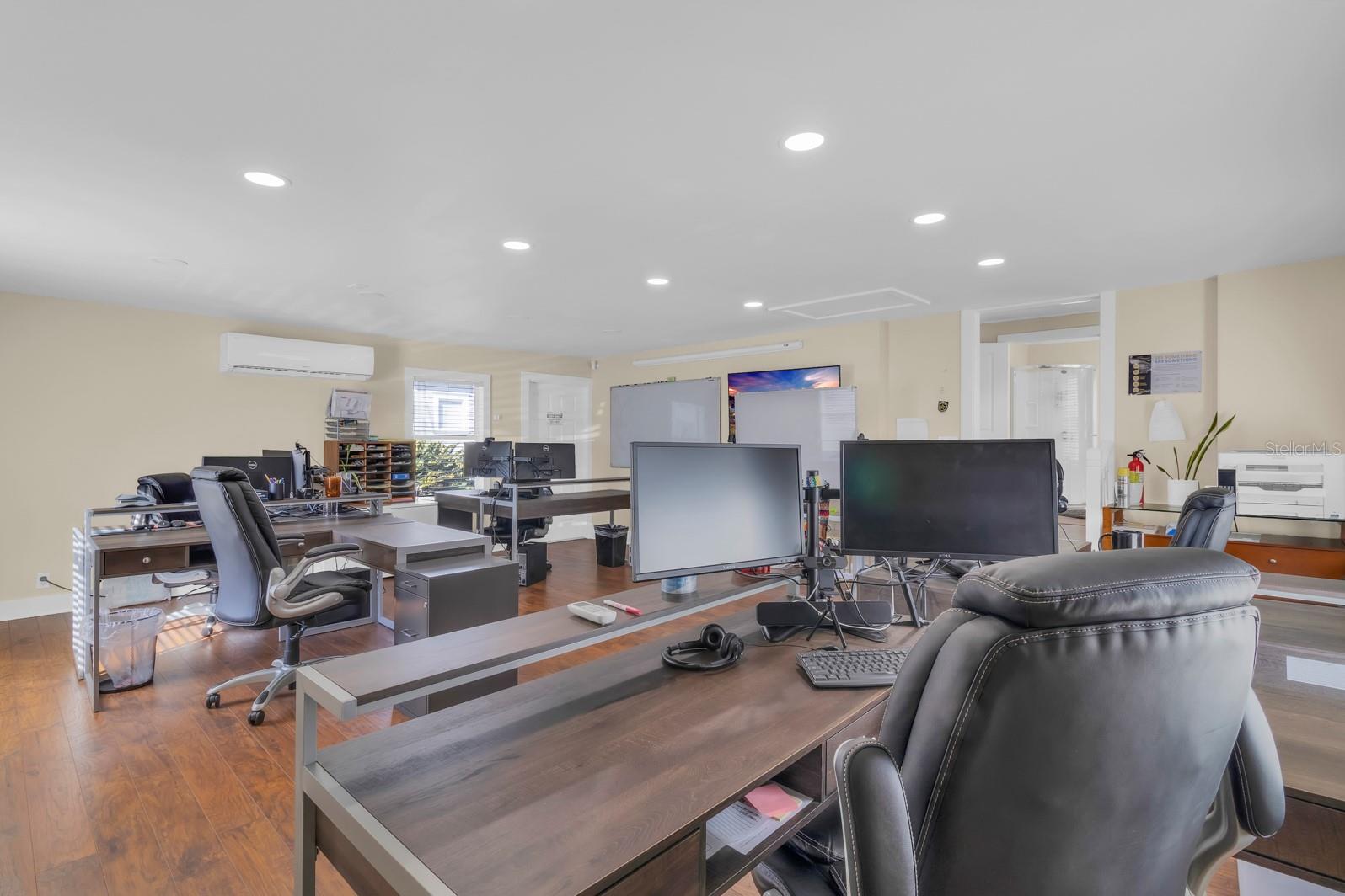 Image 17 of 35 For 802 Mabbette St