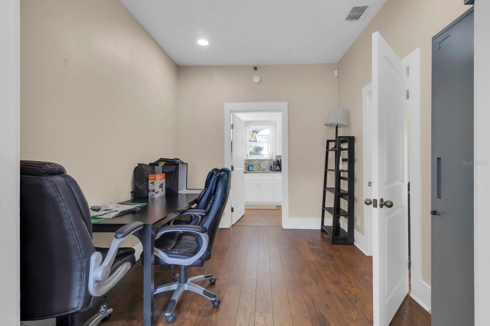 Image 20 of 35 For 802 Mabbette St