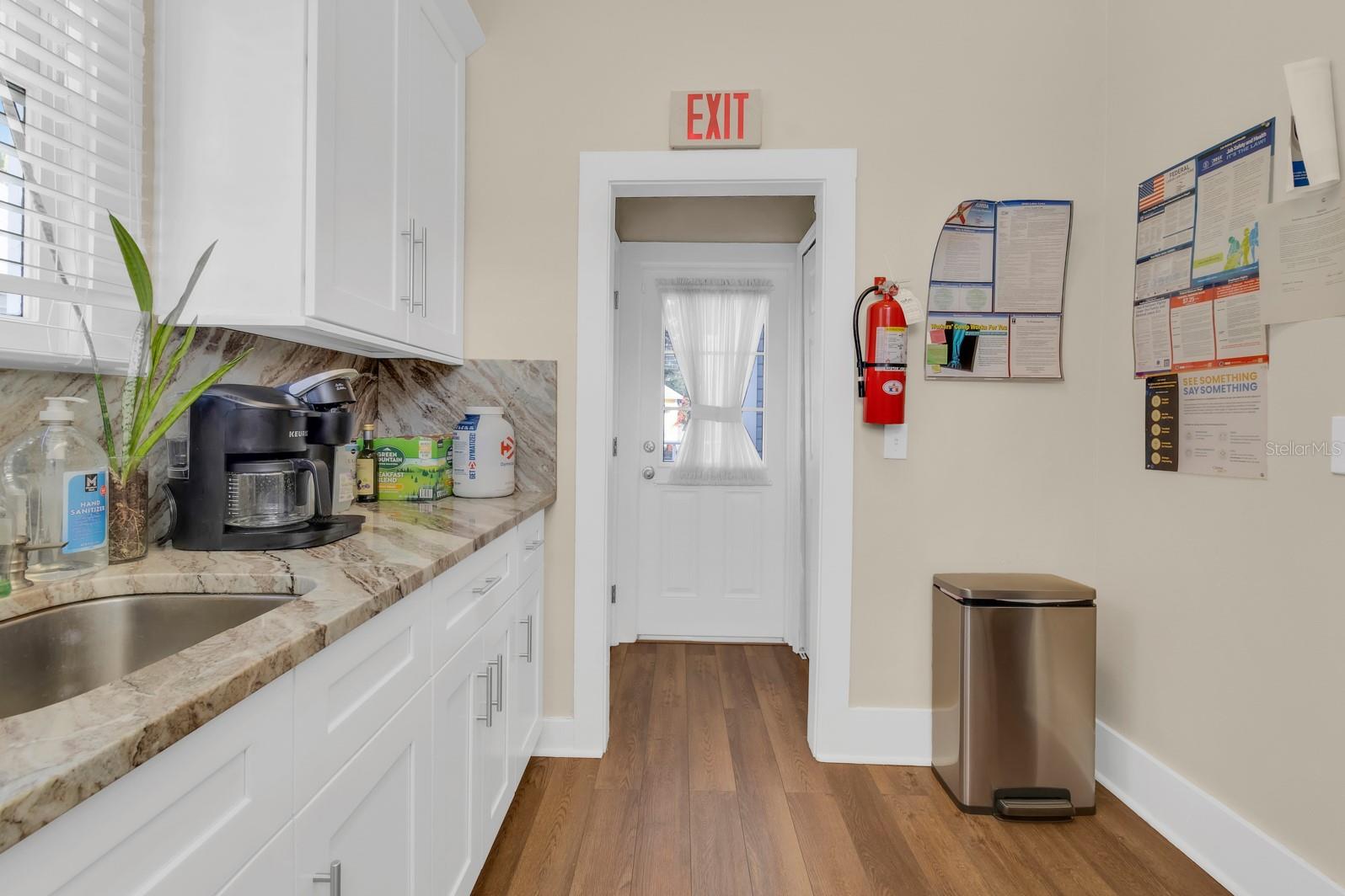 Image 21 of 35 For 802 Mabbette St