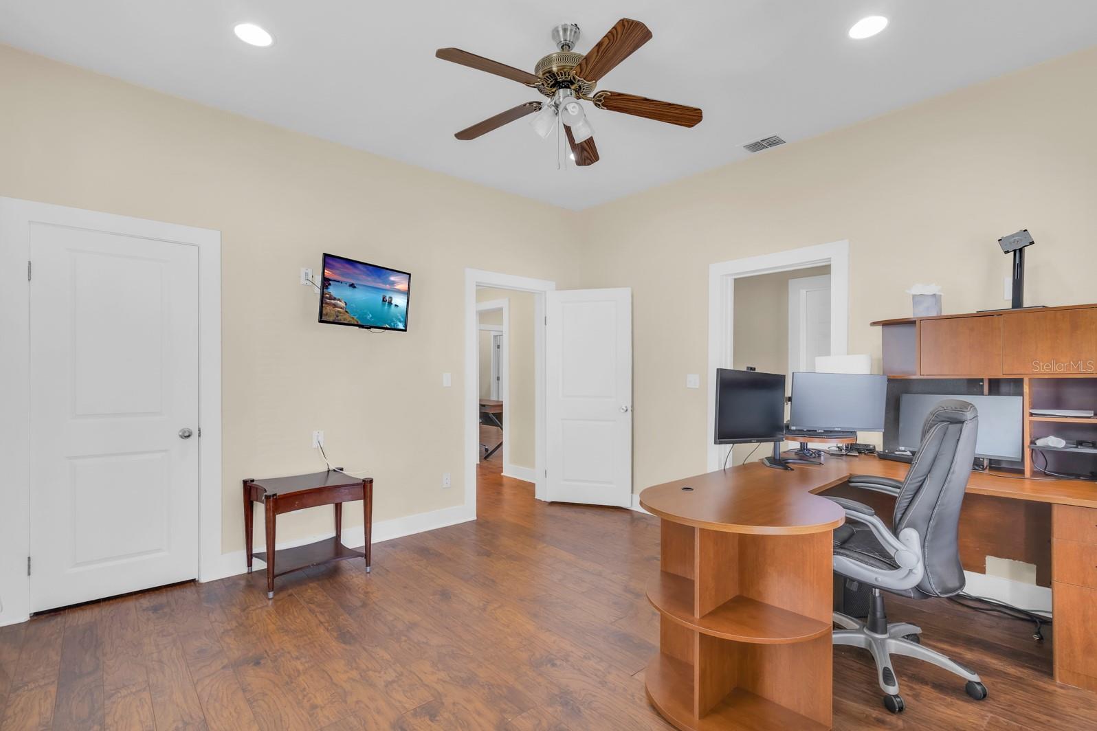 Image 32 of 35 For 802 Mabbette St