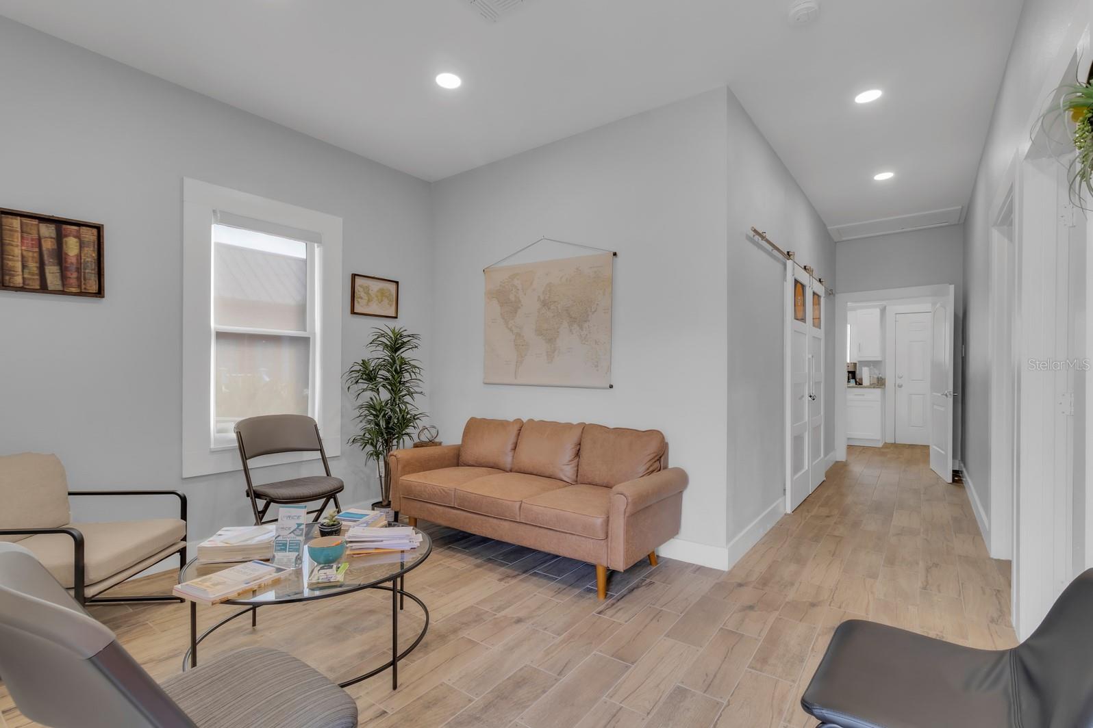 Image 15 of 24 For 808 Mabbette Street